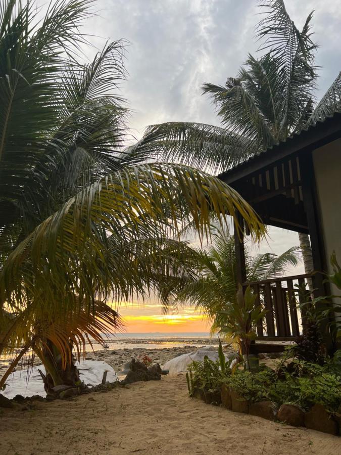 Beach House Kampung Genting Exterior foto