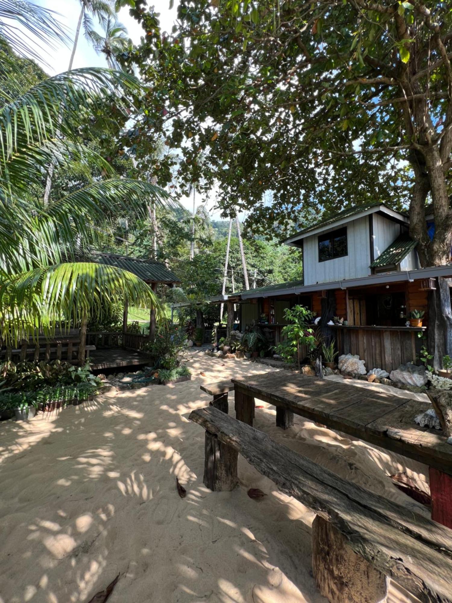 Beach House Kampung Genting Exterior foto