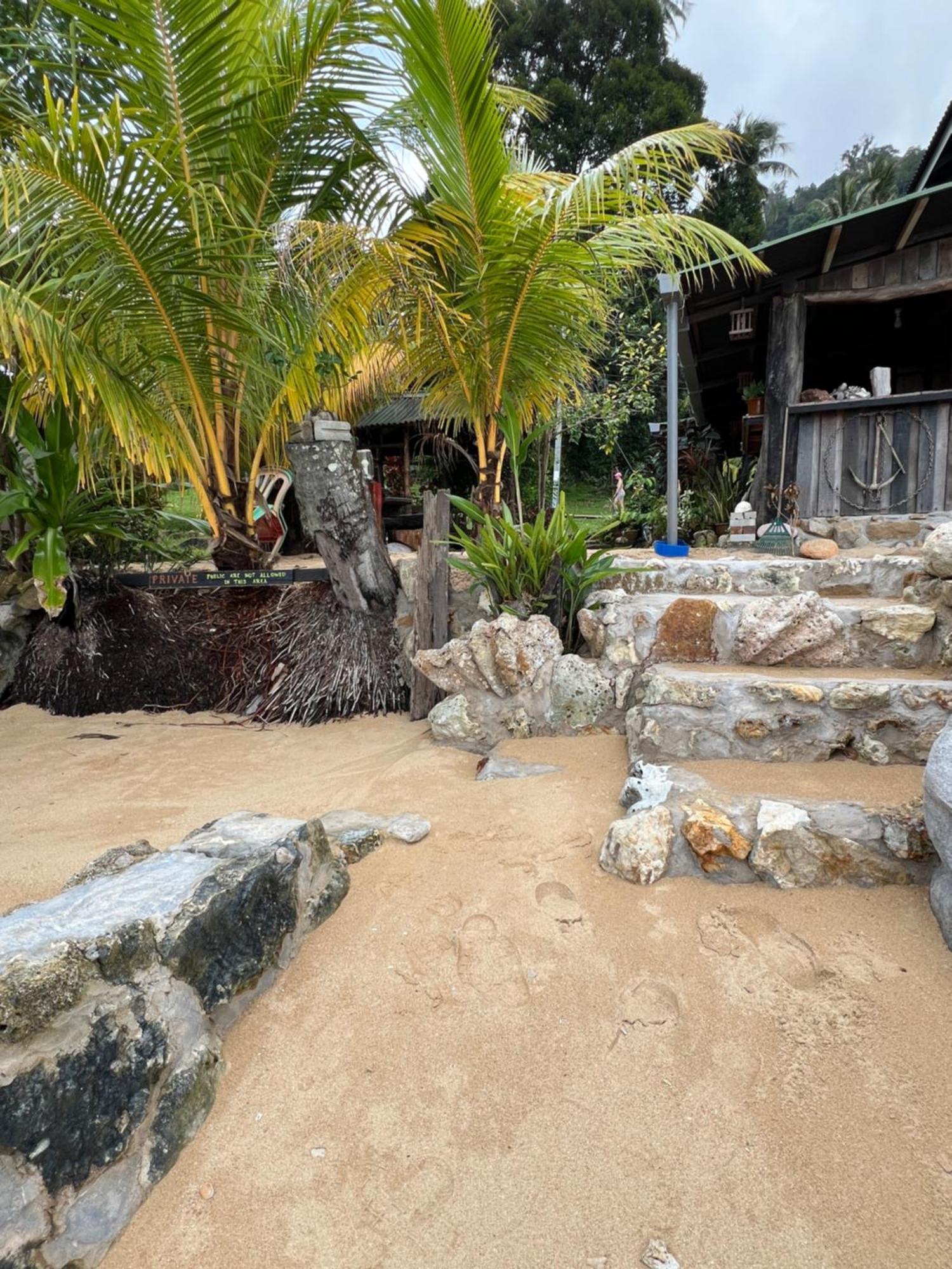 Beach House Kampung Genting Exterior foto