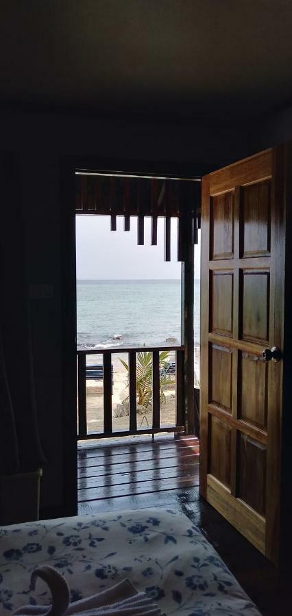 Beach House Kampung Genting Exterior foto