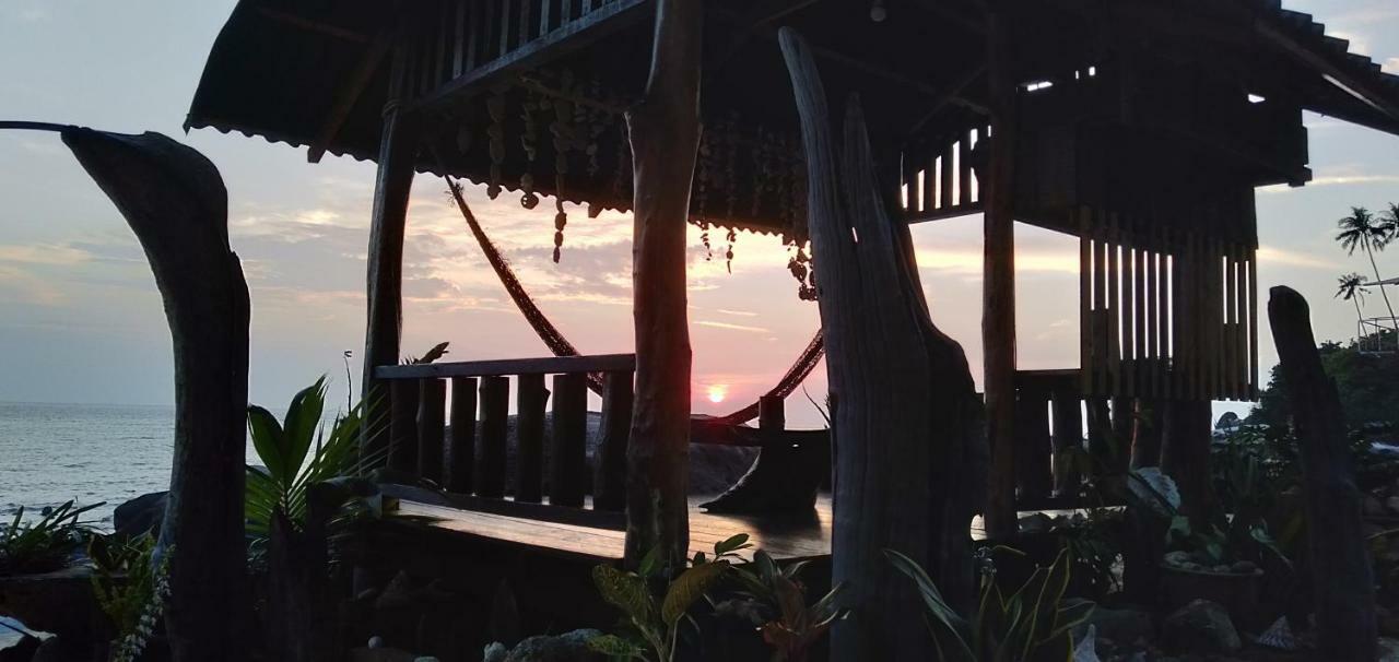 Beach House Kampung Genting Exterior foto
