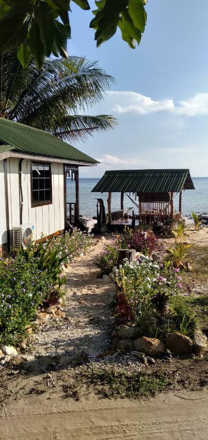 Beach House Kampung Genting Exterior foto